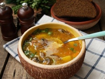 Pea and mushroom soup