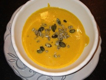 Elegant winter soup: pumpkin with ginger