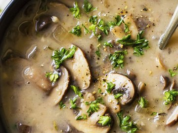 Aromatic mushroom soup