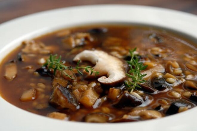 Hutsul mushroom soup with cabbage