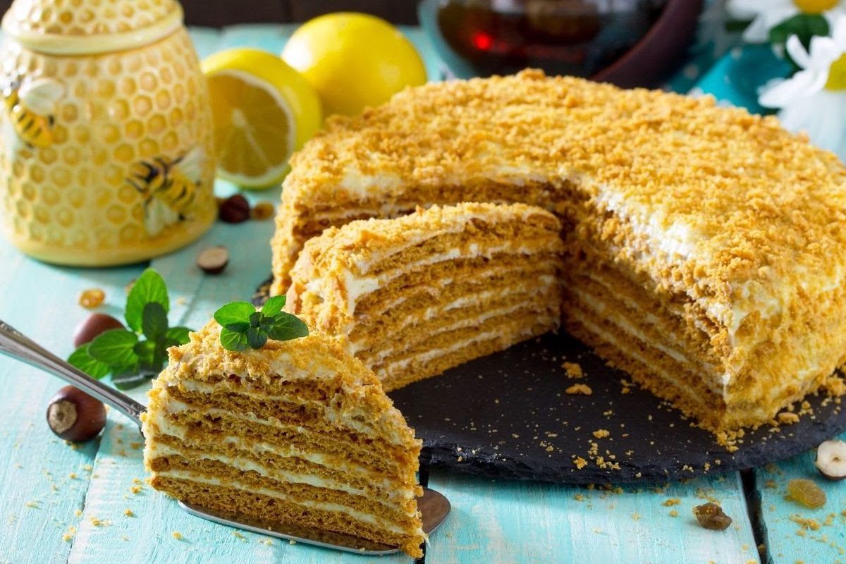 Homemade honey cake
