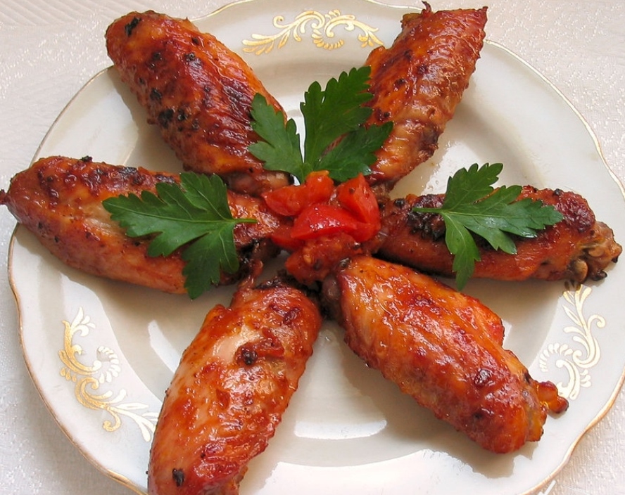 Wings in tomato sauce