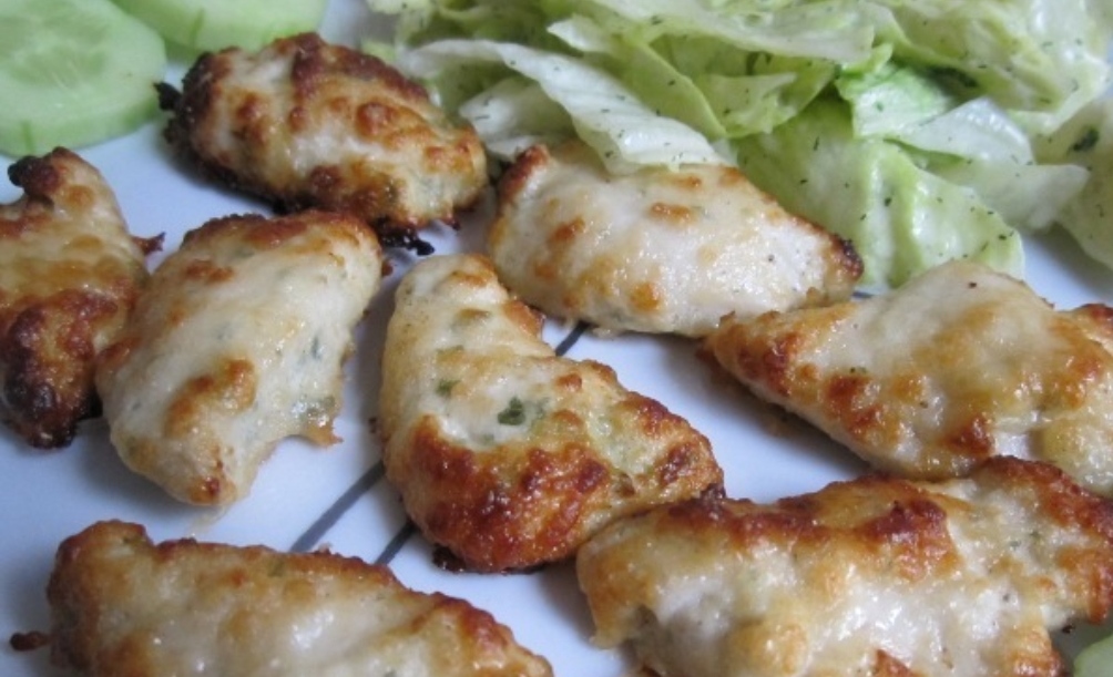 Chicken fillet marinated in yoghurt and baked in parmesan
