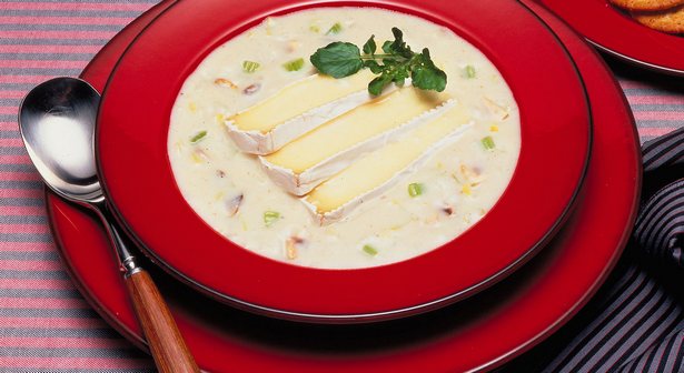 Cream soup with mushrooms and brie cheese
