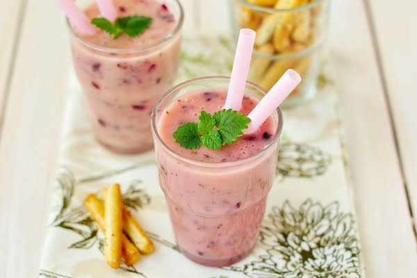 Fruit and berry smoothie