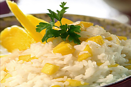 RICE WITH YOGHURT AND PIECES OF MANGO