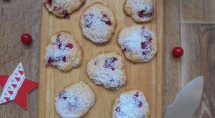 Winter cookies with cranberries and apples