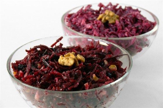 Raw beetroot salad