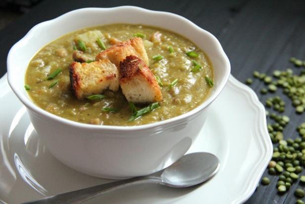 Greek pea puree soup