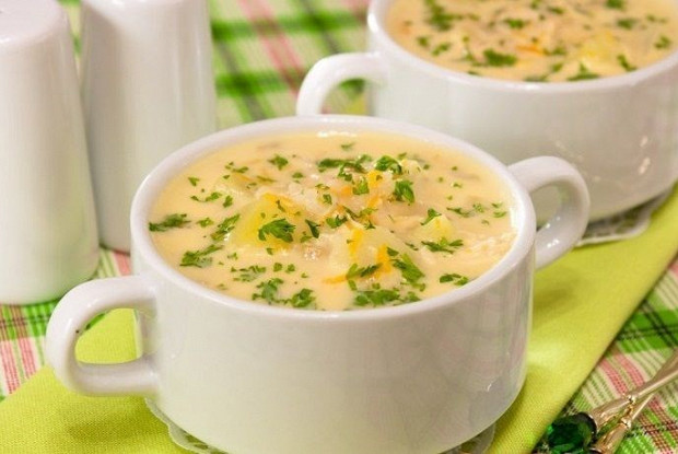Cheese soup with rice