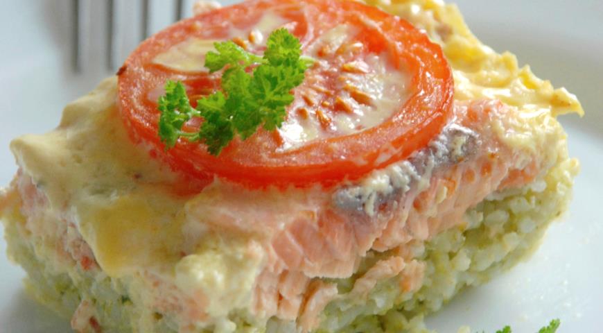 Rice casserole with salmon