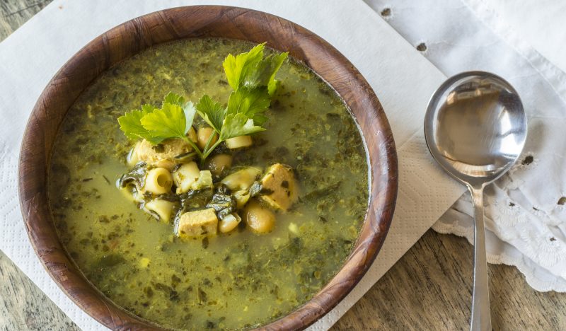 Chicken soup with spinach and pesto