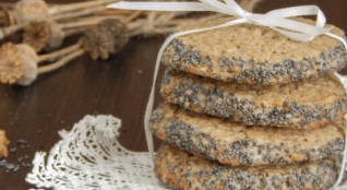 Buckwheat cookies with poppy seeds