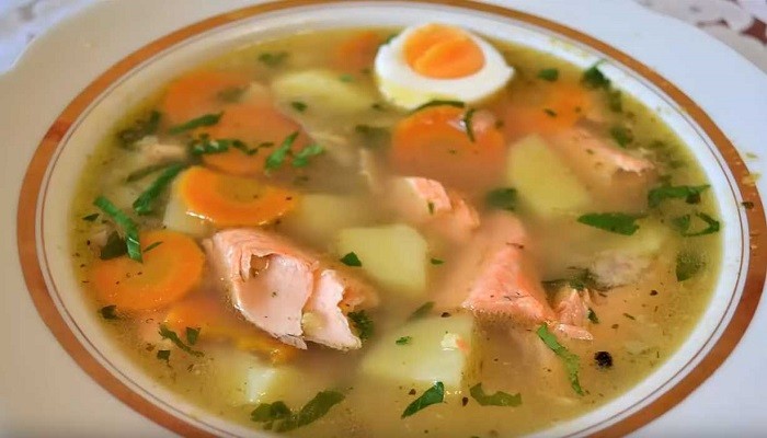 How to cook salmon head and tail soup with potatoes and millet