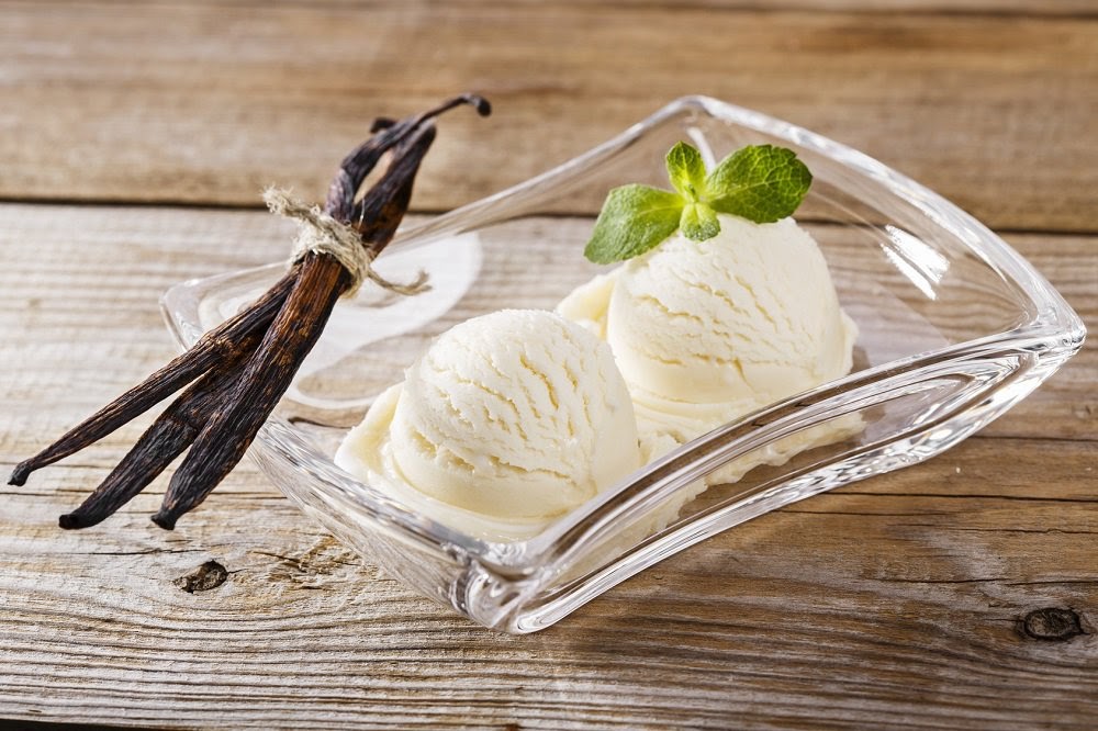 Homemade vanilla ice cream without cream