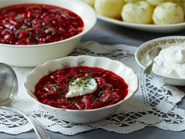 Savoy cabbage soup with beets