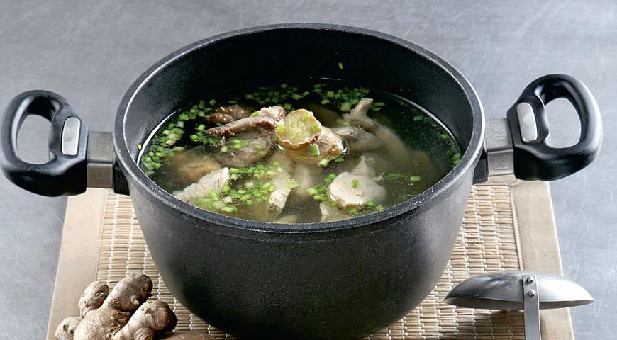 Chinese chicken broth