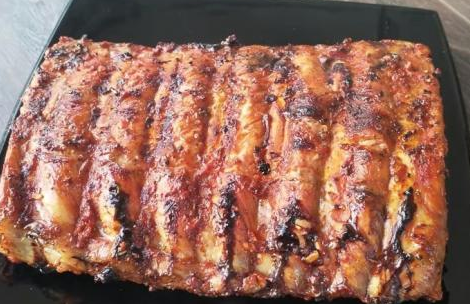 Ribs in grilled tomato marinade