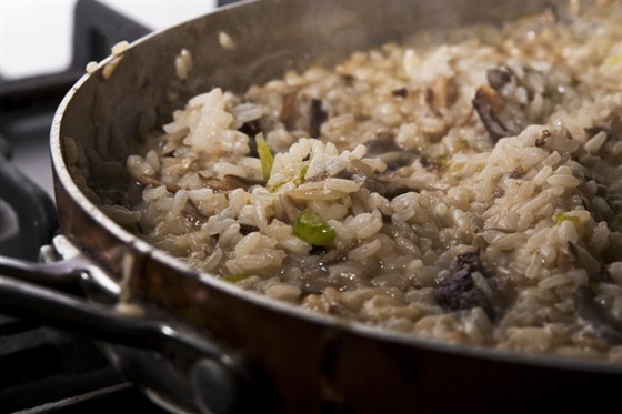 Minced rice with mushrooms