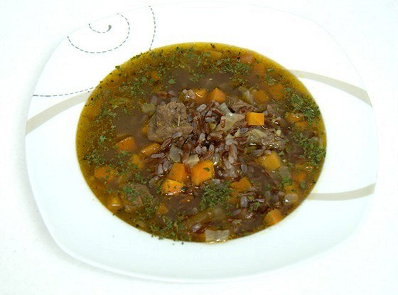 Red rice soup with beef