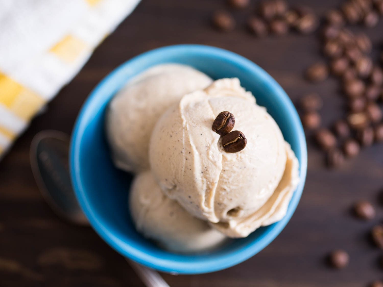 Coffee ice cream: a simple recipe