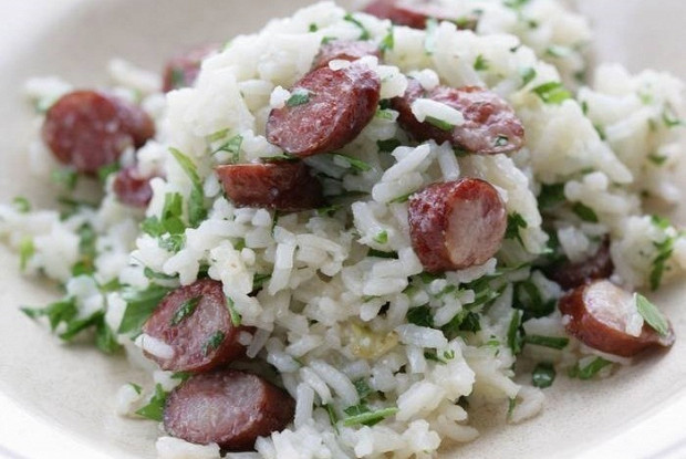 Rice with celery and spicy sausages