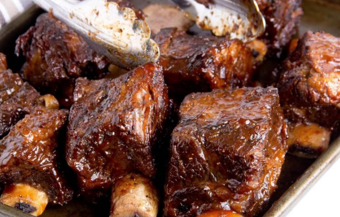 Pork in the oven with bell peppers and soy sauce with honey