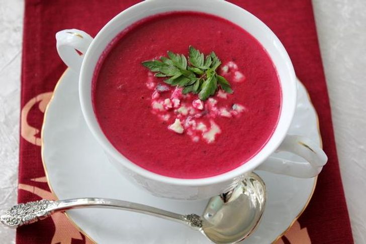 Sweet pepper and beetroot soup