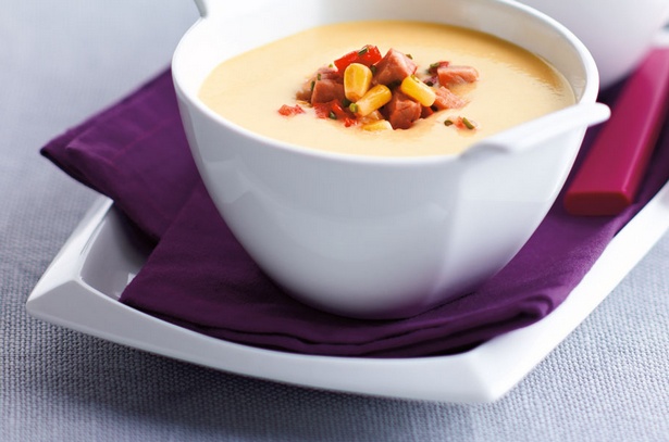 Creamy soup with corn and ham