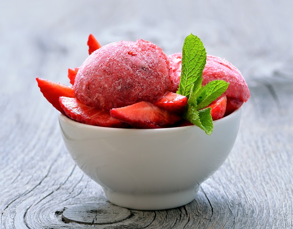 Strawberry ice cream without cream