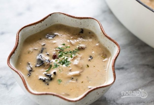 Soup with dried mushrooms