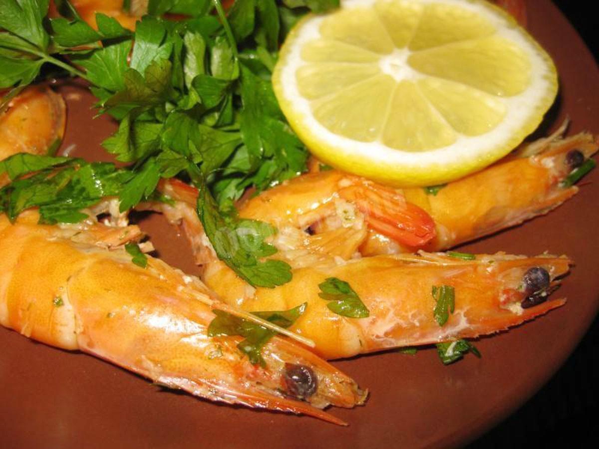 SPICY SHRIMPS WITH LEMON AND GARLIC IN 5 MINUTES