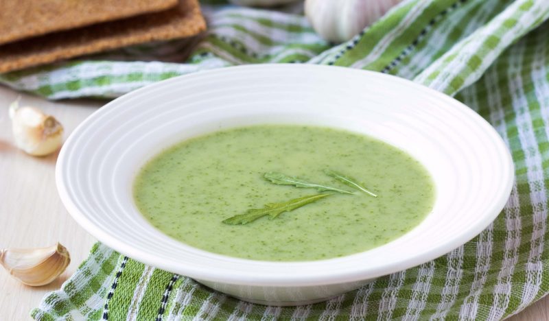 Cold cucumber soup with rucola