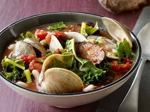 Manhattan clam chowder with kale