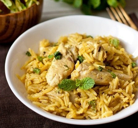 Chicken with rice and curry