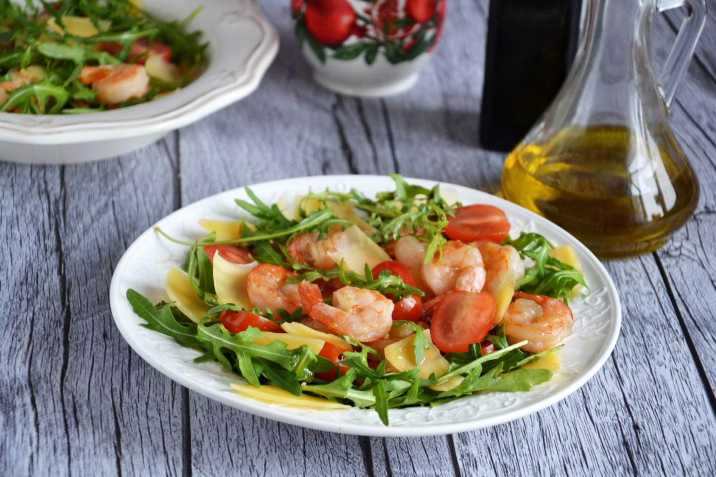 SALAD WITH SHRIMPS, ANGLE AND MAASDAM