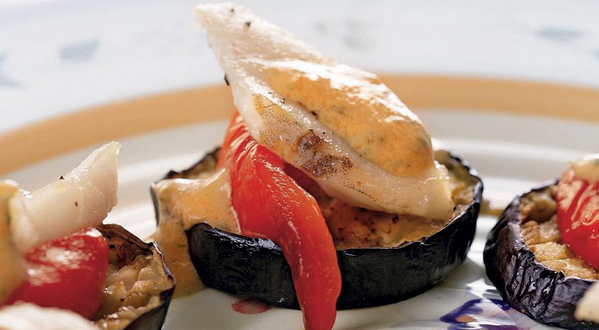 Fish on eggplant plates