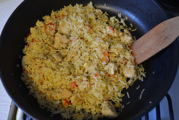 Rice with chicken and tomatoes