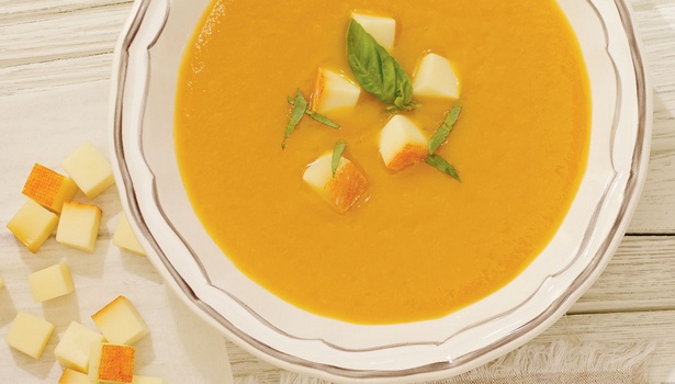 Pumpkin puree soup with cheese