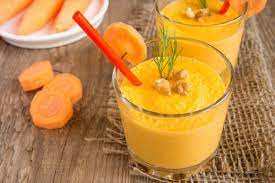 Carrot-banana smoothie with orange, turmeric and ginger