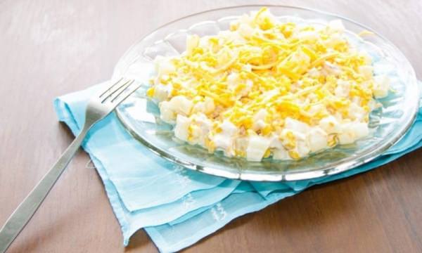 Salad with pineapple and corn