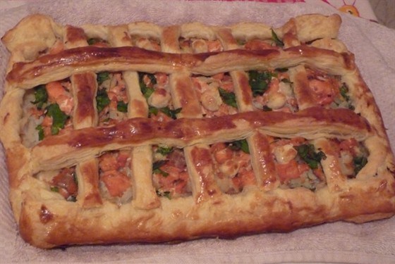 Puff pastry pie with fish and rice