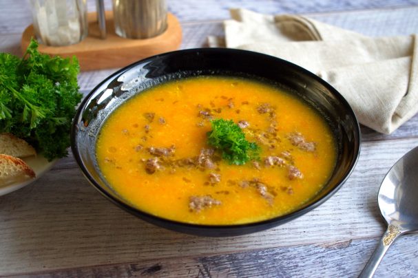 Spicy pumpkin-carrot soup