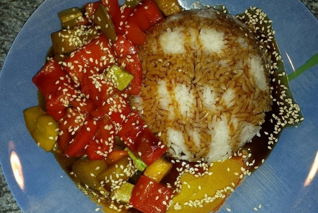 Lean rice with vegetables and teriyaki sauce
