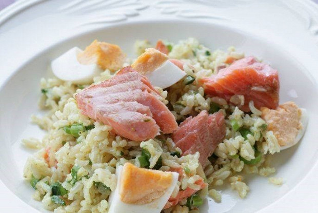 Brown rice with smoked trout