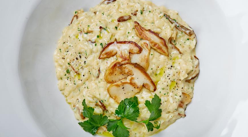 Risotto with porcini mushrooms 2