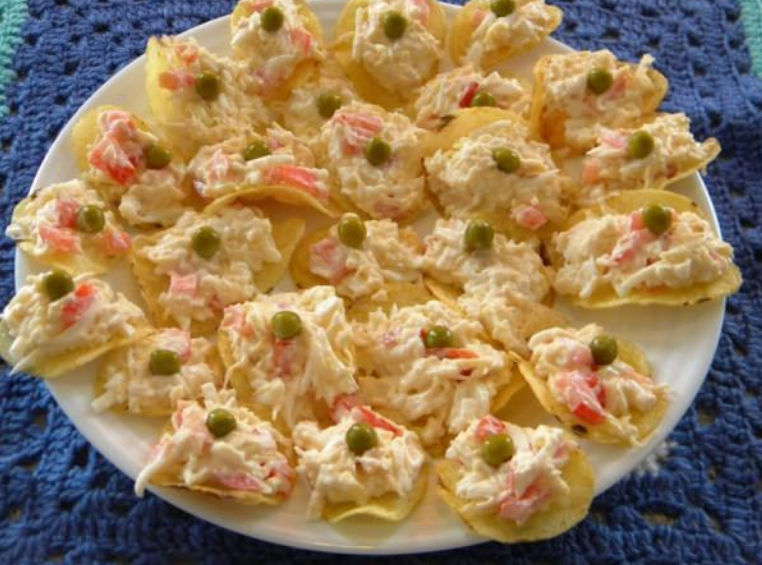 Spicy snack on chips