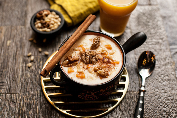 Porridge with pumpkin, rice and pine nuts