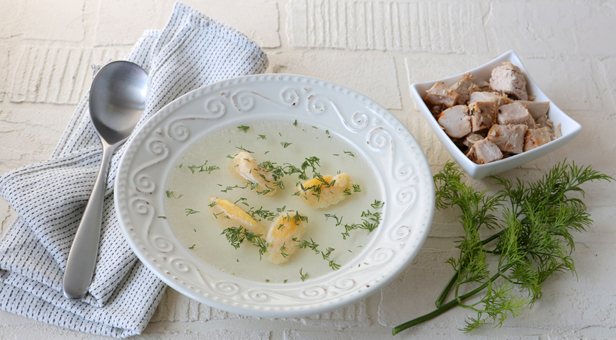 Guinea fowl broth with egg dumplings