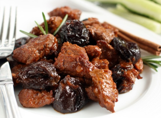 Pork in the oven with prunes